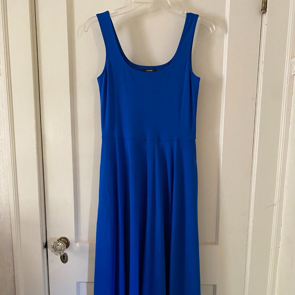 Alfani sleeveless dress with full skirt - fit and flare - Size Small - NWOT